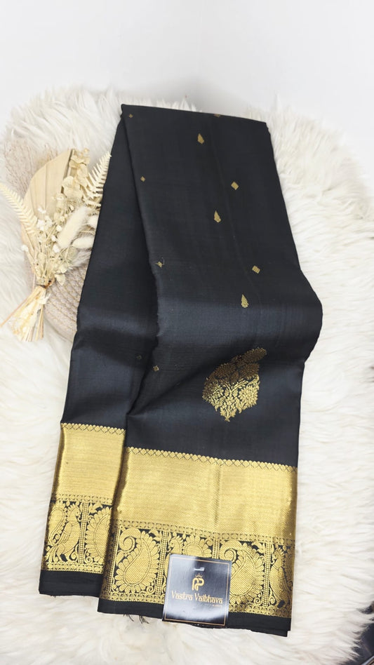 Pure Kanchipuram Silk Saree – Classic Black With Rich Gold Zari Border