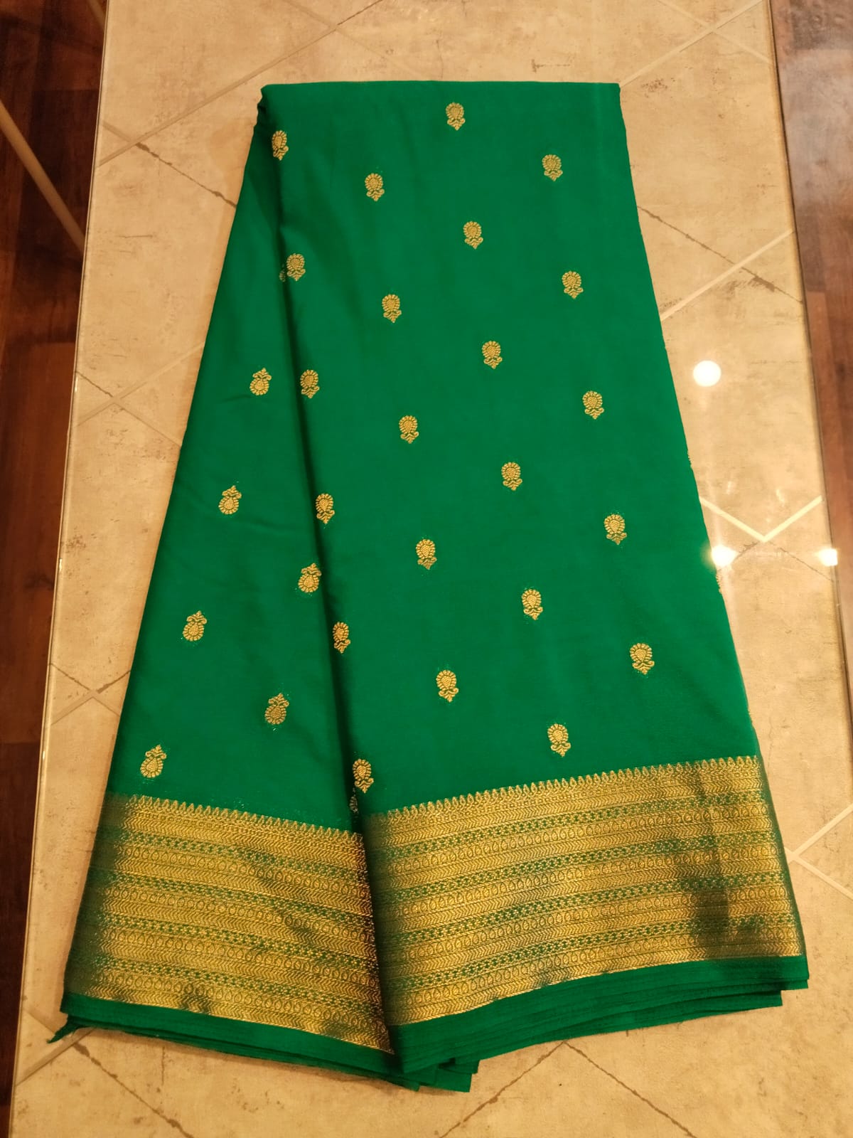 CREPE SILK Ramagreen with Small Butta Saree