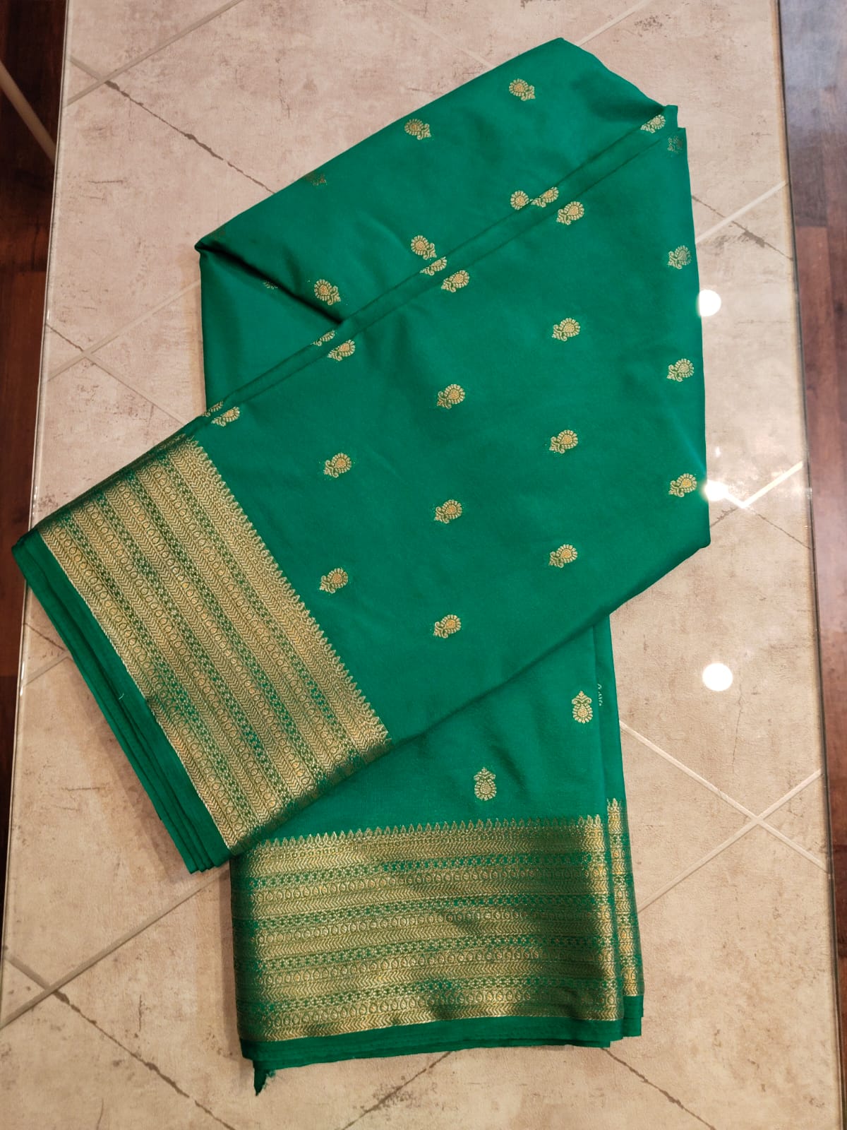 CREPE SILK Ramagreen with Small Butta Saree