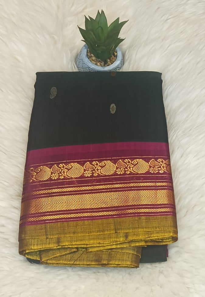 Pure Gadwal  Butta Saree- Bottle Green