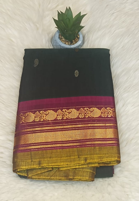 Pure Gadwal  Butta Saree- Bottle Green