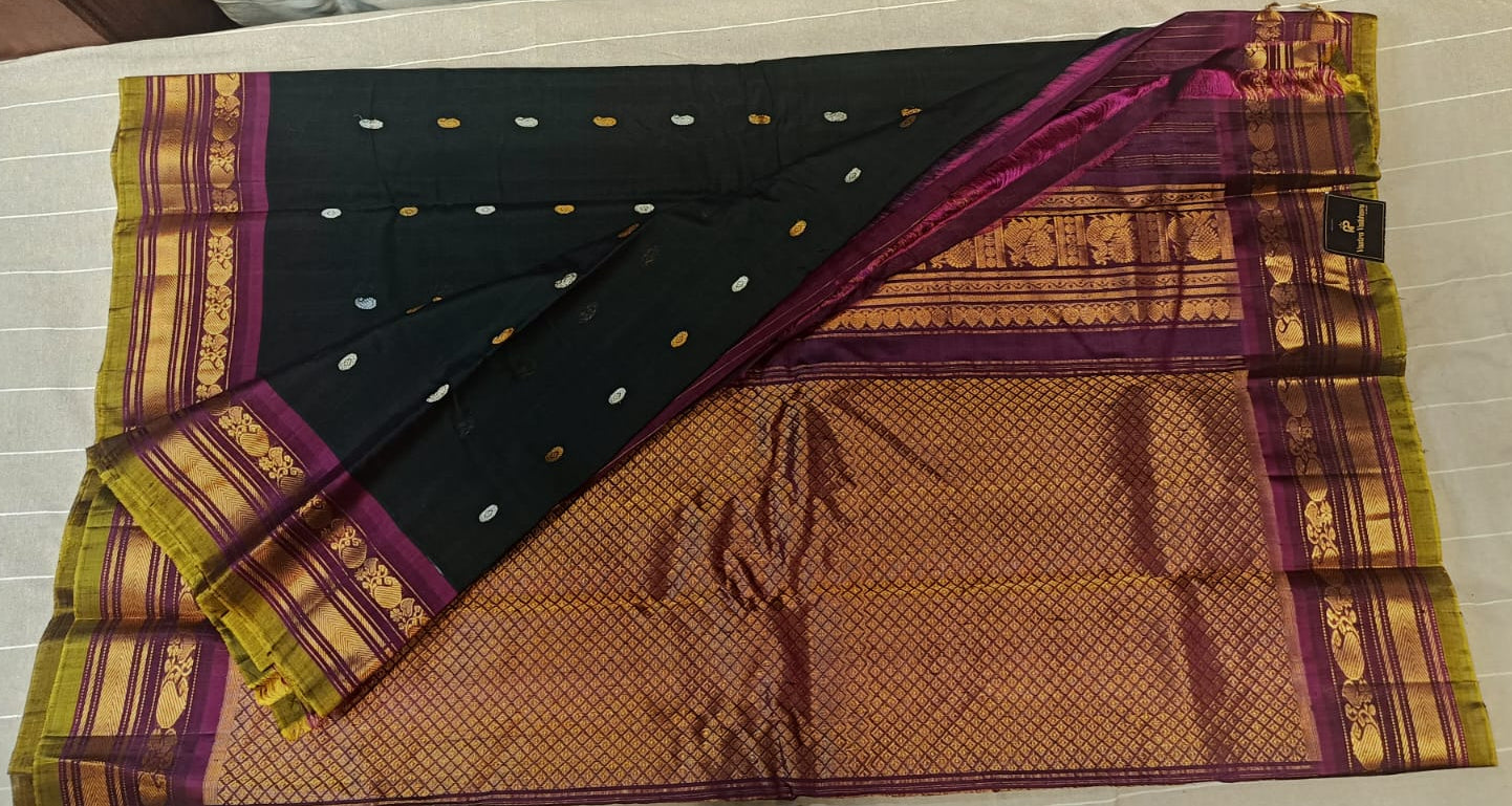 Pure Gadwal  Butta Saree- Bottle Green