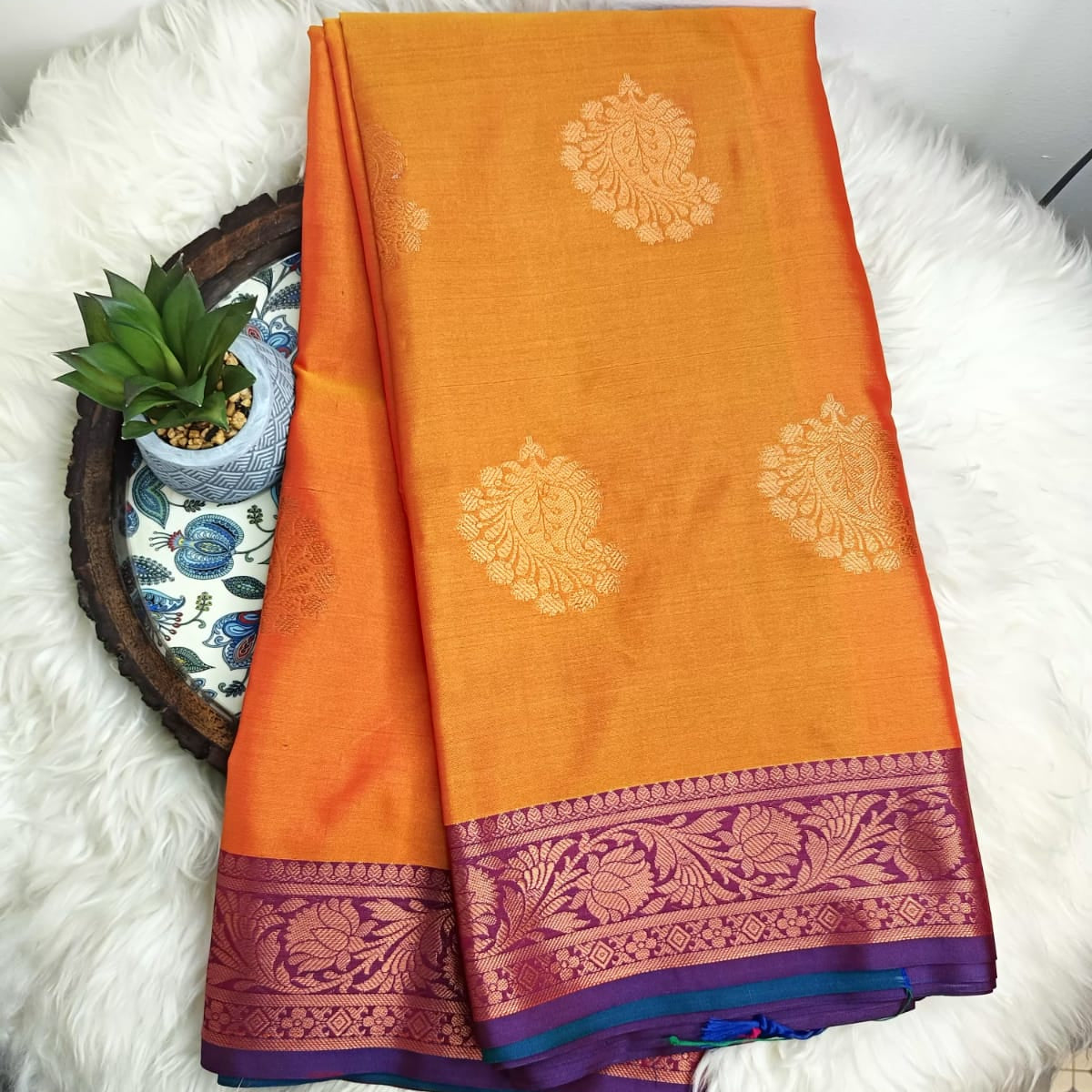 Banarasi Mashroo Butti Silk Saree